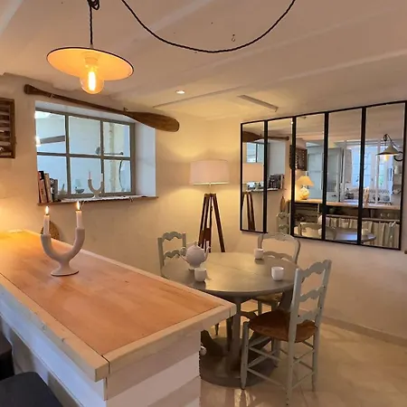 ヴィラ Charmante Dans Le Centre Village *