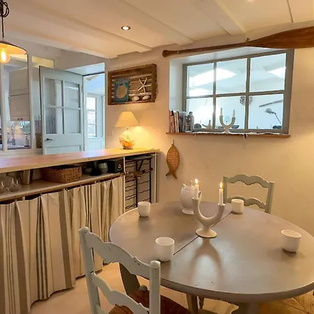 Charmante Dans Le Centre Village