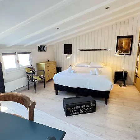 ヴィラ Charmante Dans Le Centre Village アル・アン・レ