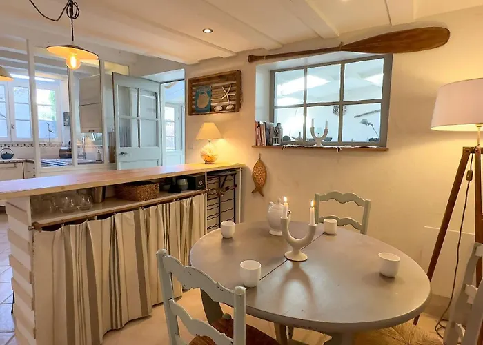 Charmante Dans Le Centre Village