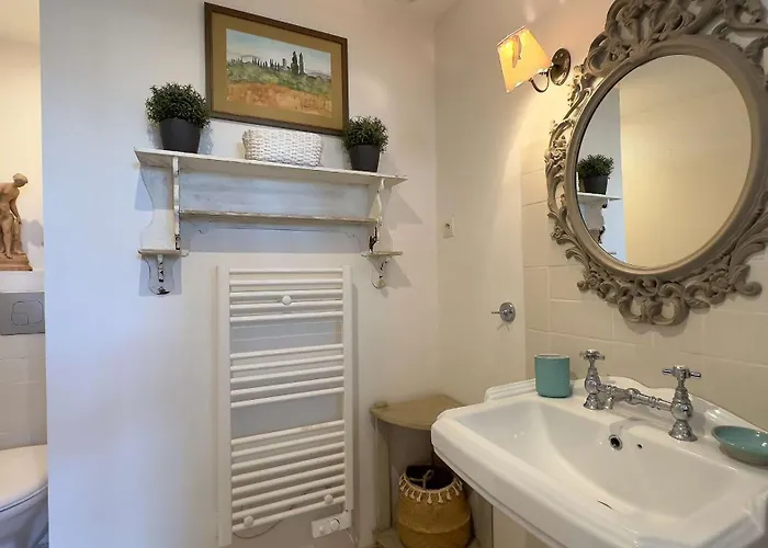 Charmante Dans Le Centre Village Villa